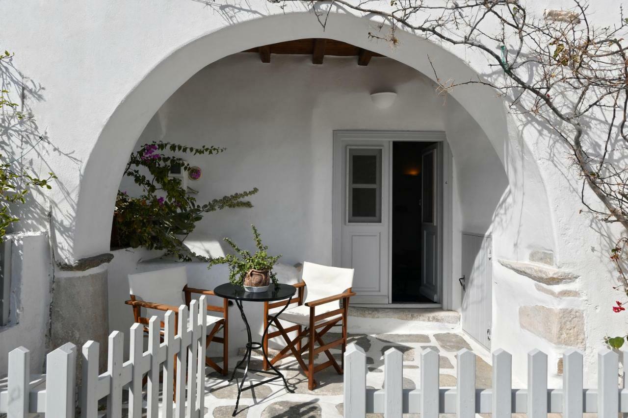 Kastro Cozy Guesthouse Parikia  Exterior photo